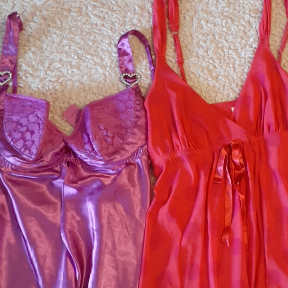 2 assorted lingerie